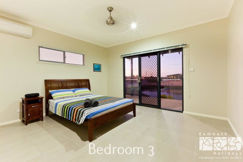 3 Kestrel Place - Hotel QLD 12
