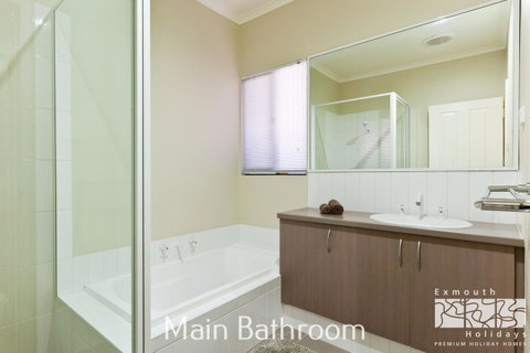 3 Kestrel Place - Hotel QLD 15