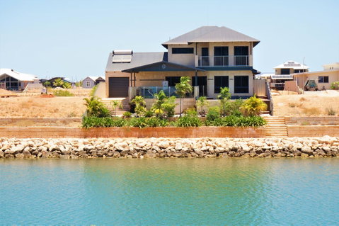 27 Corella Court - Hotel QLD 0