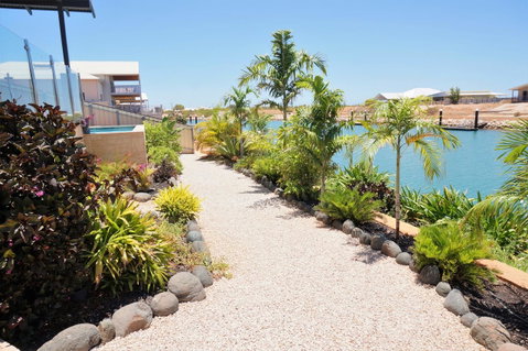 27 Corella Court - Hotel QLD 29
