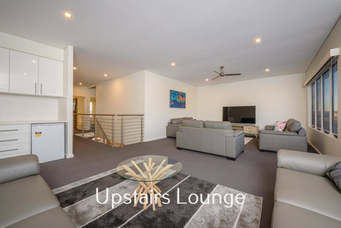 32 Corella Court - Hotel QLD 12