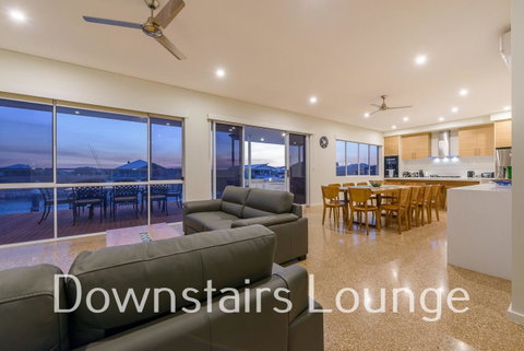 32 Corella Court - Hotel QLD 2