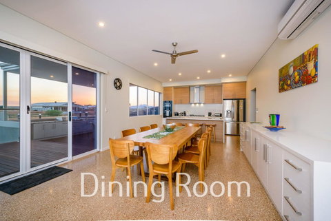 32 Corella Court - Hotel QLD 3