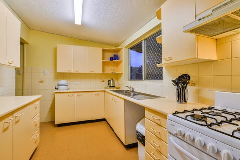 30 Kennedy Street - Hotel QLD 10