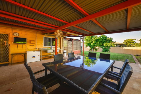 30 Kennedy Street - Hotel QLD 19
