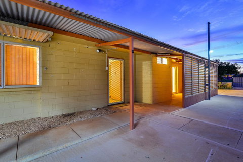 30 Kennedy Street - Hotel QLD 4
