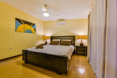 30 Kennedy Street - Hotel QLD 13