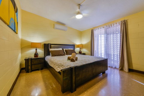 30 Kennedy Street - Hotel QLD 11