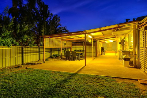 30 Kennedy Street - Hotel QLD 22