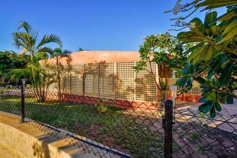 30 Kennedy Street - Hotel QLD 2