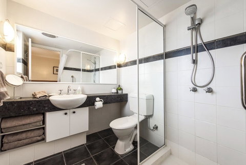 Subiaco Village 18 - Hotel QLD 15