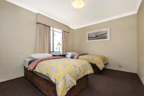 Subiaco Village 18 - Hotel QLD 10