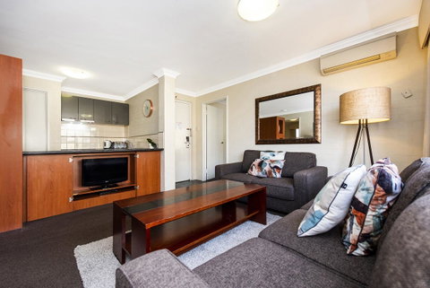 Subiaco Village 18 - Hotel QLD 2