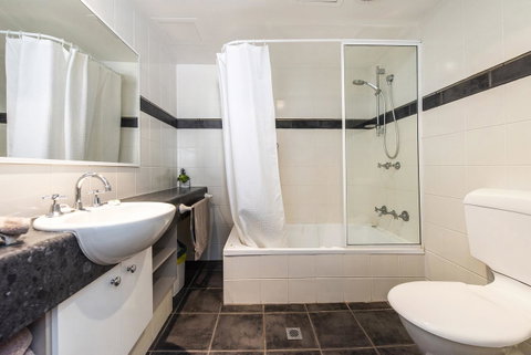 Subiaco Village 18 - Hotel QLD 18