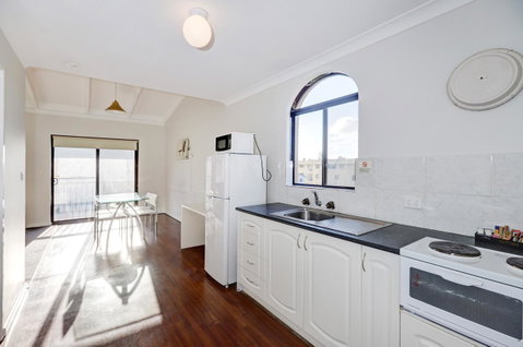 West Beach Lagoon 213 - Corner Unit! - Hotel QLD 8