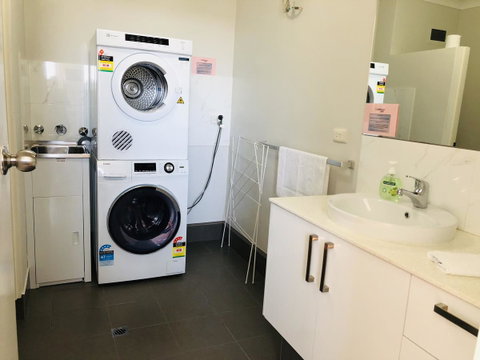 West Beach Lagoon 213 - Corner Unit! - Hotel QLD 10