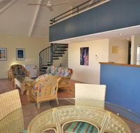 Osprey Holiday Village Unit 102 - Relax and unwind in the large spa bath - Hotel QLD