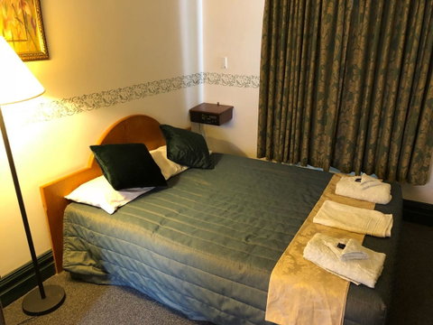 The Palace Hotel - Hotel QLD 6