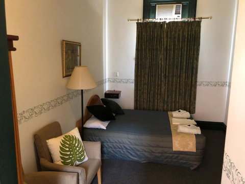 The Palace Hotel - Hotel QLD 2