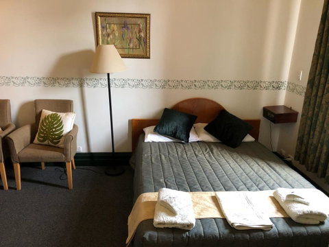 The Palace Hotel - Hotel QLD 5