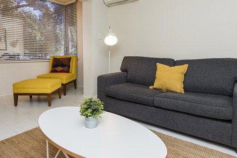 Townshend Rd - Hotel QLD 37