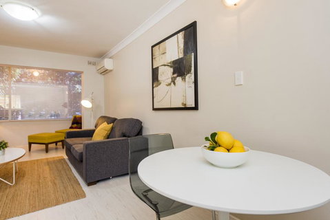 Townshend Rd - Hotel QLD 33