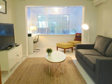 Townshend Rd - Hotel QLD 10