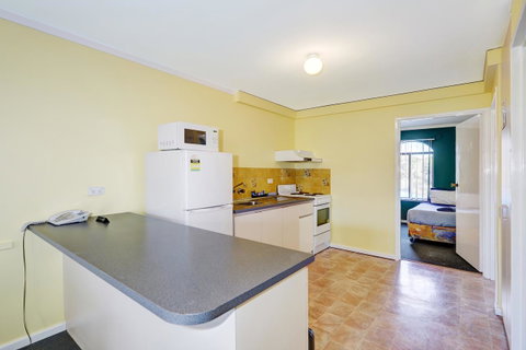 West Beach Lagoon 109 â€“ Amazing Location! - Hotel QLD 6