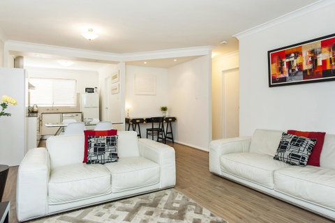 Forrest St - Hotel QLD 2