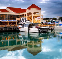 The Marina Hotel - Mindarie - Hotel QLD