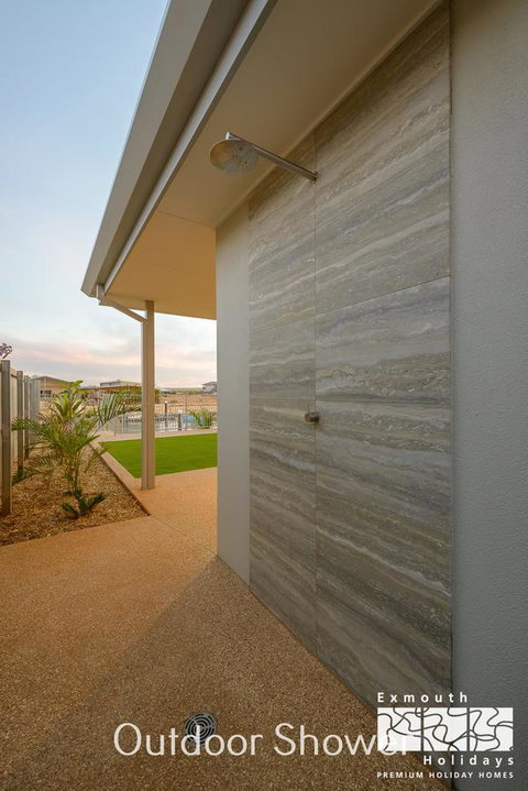 20 Madaffari Drive - Hotel QLD 6