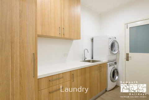 20 Madaffari Drive - Hotel QLD 22