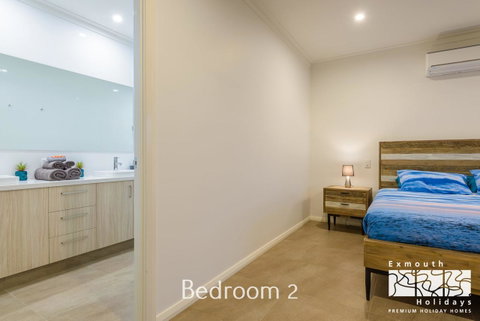 20 Madaffari Drive - Hotel QLD 10