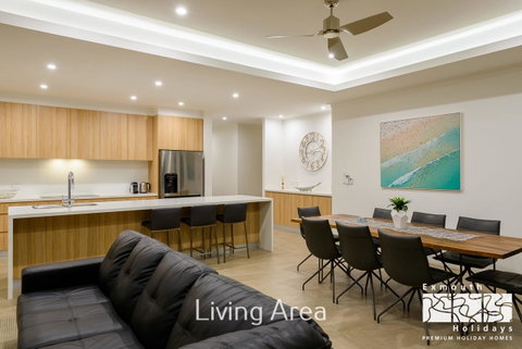 20 Madaffari Drive - Hotel QLD 2