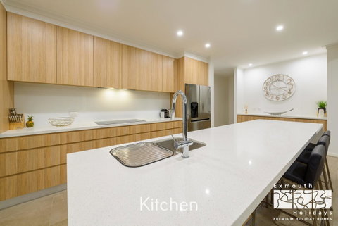 20 Madaffari Drive - Hotel QLD 4