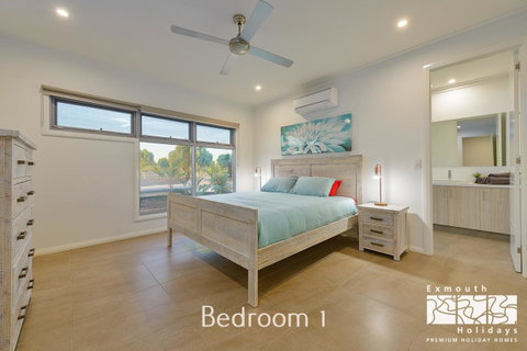 20 Madaffari Drive - Hotel QLD 8