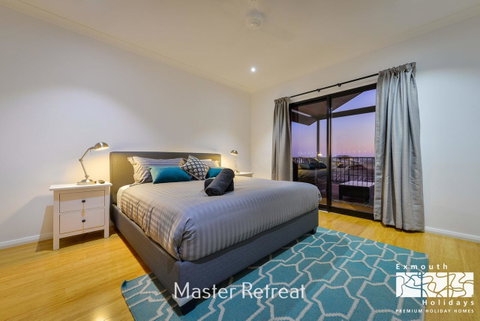 8 Kestrel Place - PRIVATE JETTY & POOL - Hotel QLD 7