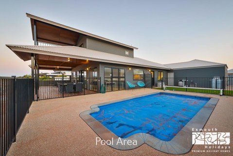 8 Kestrel Place - PRIVATE JETTY & POOL - Hotel QLD 18