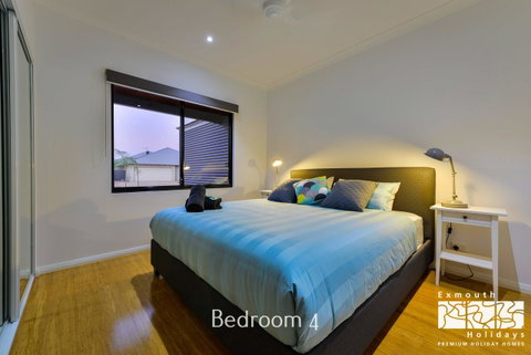 8 Kestrel Place - PRIVATE JETTY & POOL - Hotel QLD 12