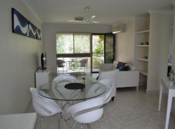 Forrest Street - Hotel QLD 1
