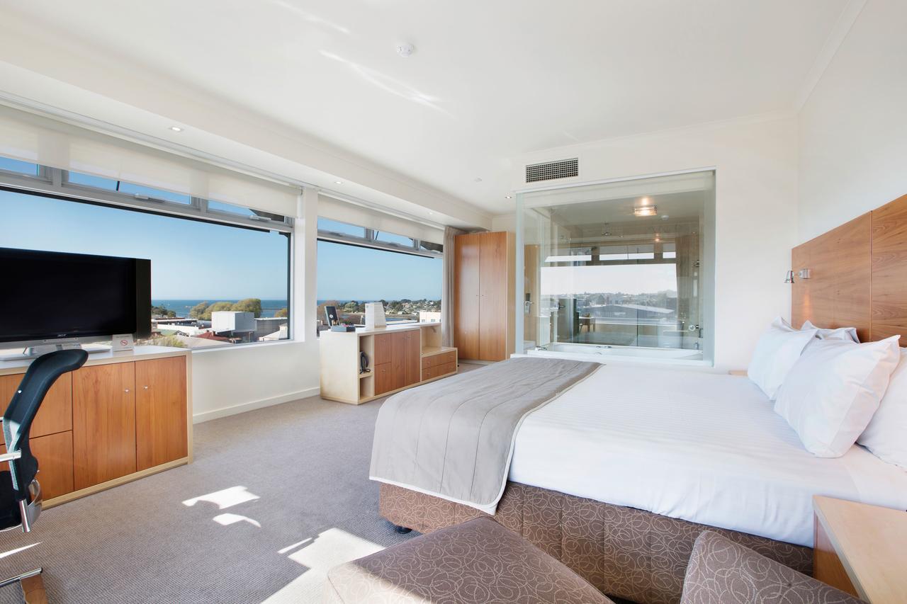 Quoiba TAS Hotel QLD
