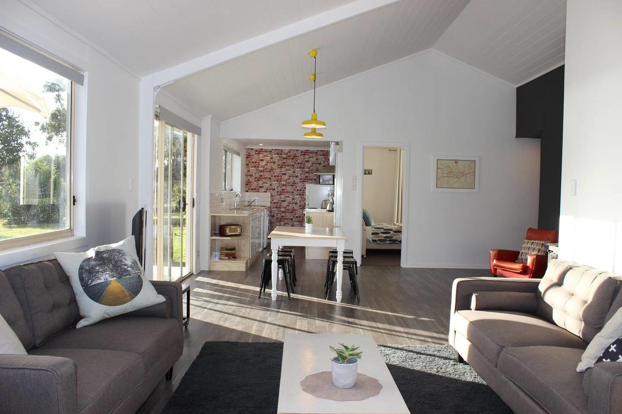 Alonnah TAS Hotel QLD