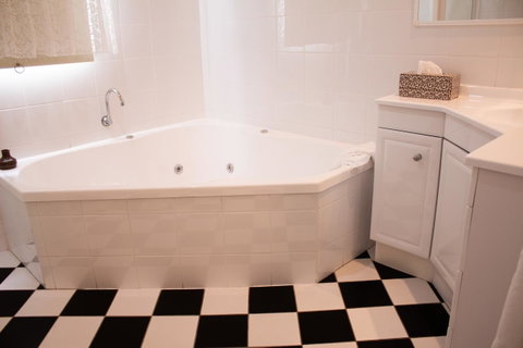 Stanley Hotel & Apartments - Hotel QLD 12