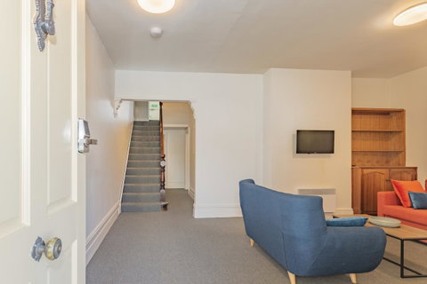 4 Bedroom House - Hobart CBD - Free Parking - Free WIFI - Hotel QLD 21