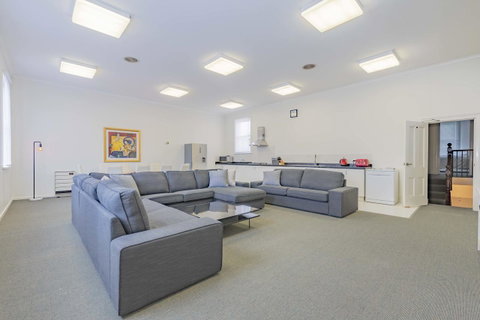 4 Bedroom House - Hobart CBD - Free Parking - Free WIFI - Hotel QLD 17