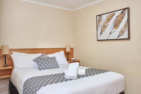 Elphin Serviced Apartments - Hotel QLD 4