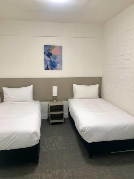 Adina Place Motel Apartments - Hotel QLD 10