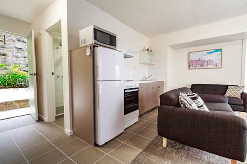 Adina Place Motel Apartments - Hotel QLD 1