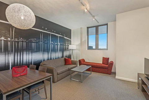 Mantra One Sandy Bay Road - Hotel QLD 3