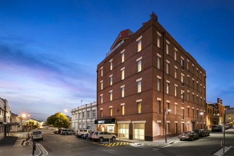 Hobart Waterfront Apartments - Hotel QLD 4